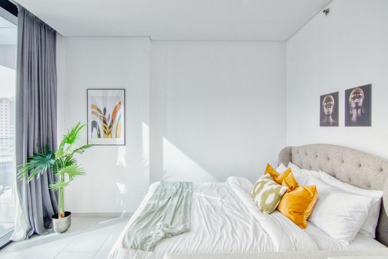 Luxury Studios With Burj Khalifa Or Canal View In Downtown - Marquise Square Tower Dubai Bagian luar foto
