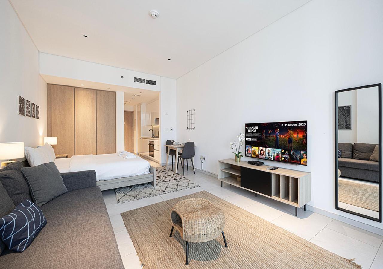 Luxury Studios With Burj Khalifa Or Canal View In Downtown - Marquise Square Tower Dubai Ruang foto